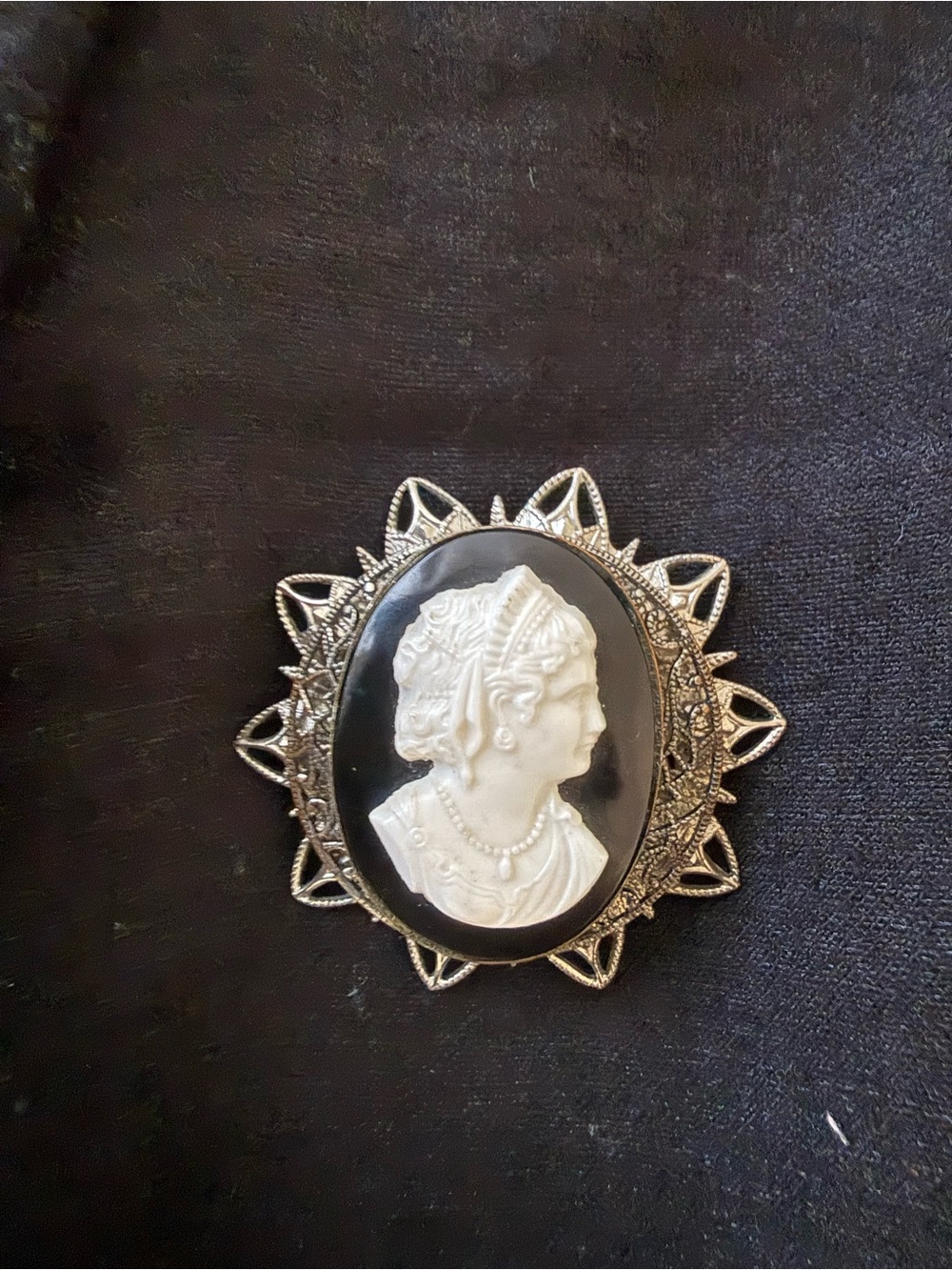 Vintage Cameo brooch
